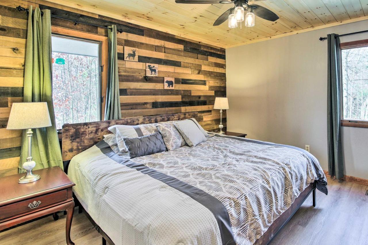 Gatlinburg Mountain Cabin With Hot Tub, Deck And Games Eksteriør billede