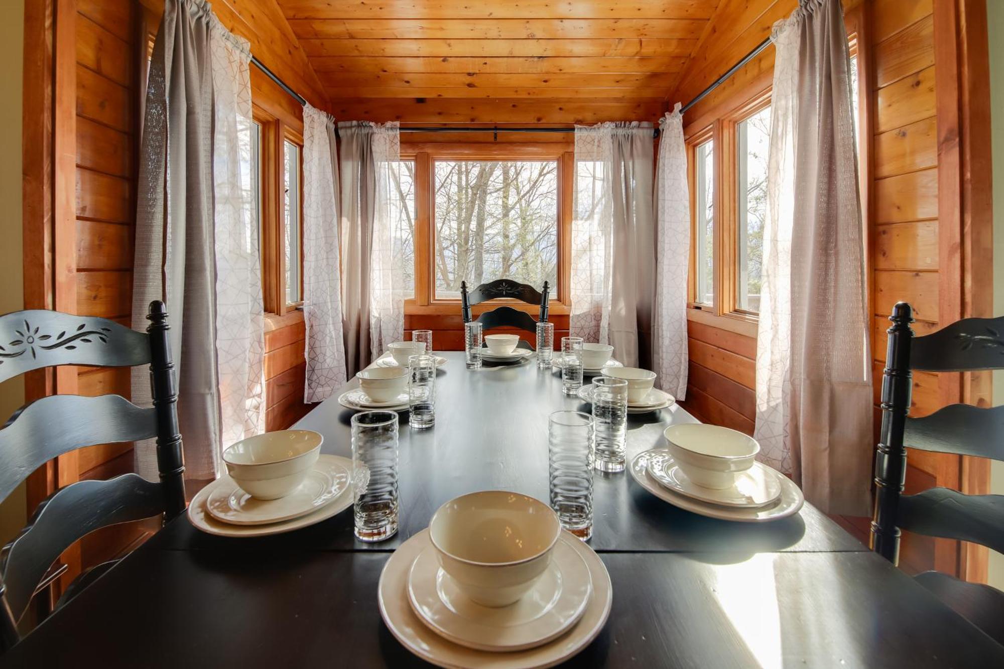 Gatlinburg Mountain Cabin With Hot Tub, Deck And Games Eksteriør billede