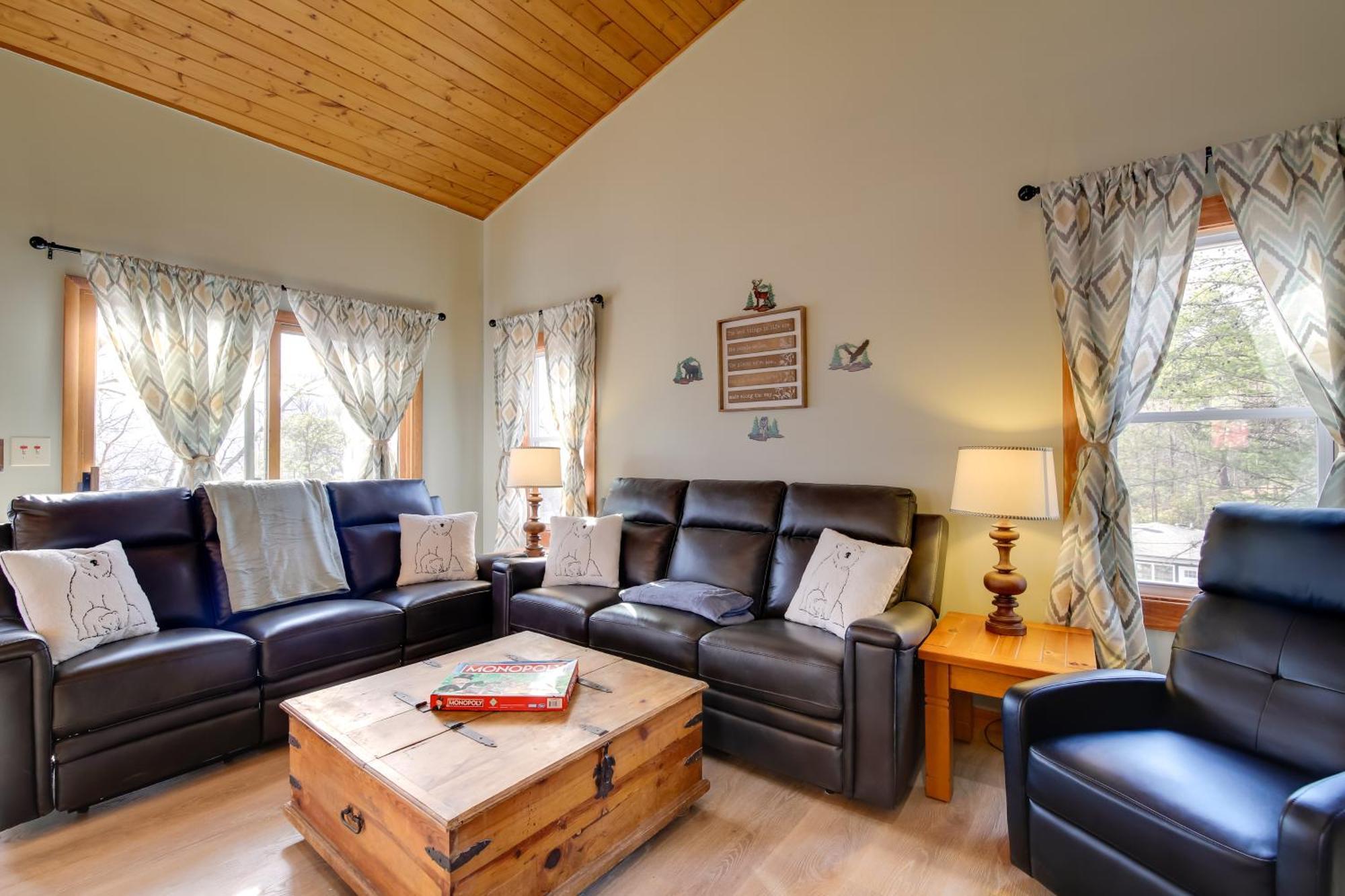 Gatlinburg Mountain Cabin With Hot Tub, Deck And Games Eksteriør billede