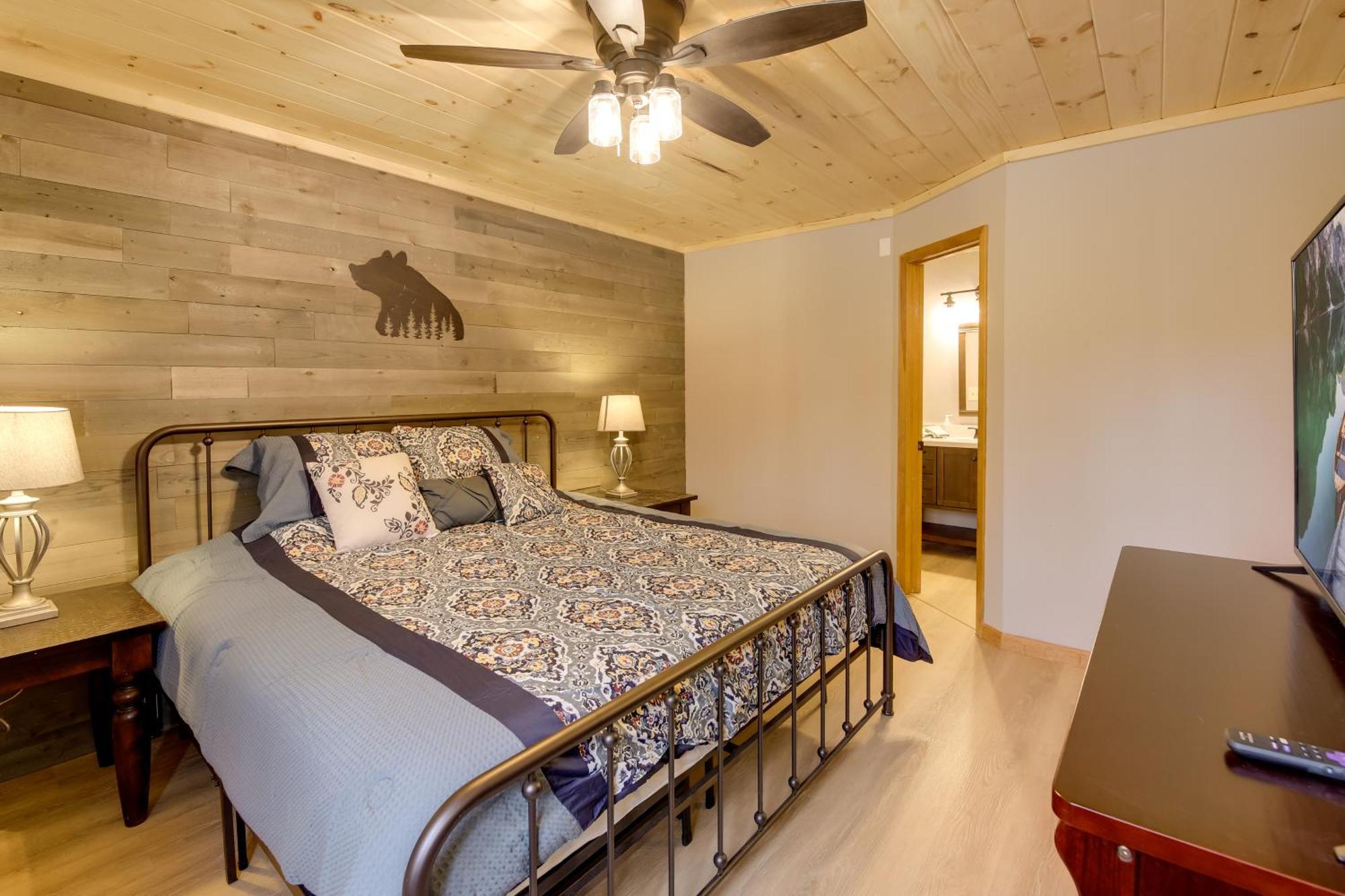 Gatlinburg Mountain Cabin With Hot Tub, Deck And Games Eksteriør billede