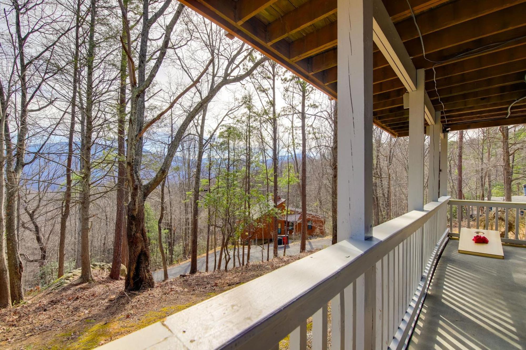 Gatlinburg Mountain Cabin With Hot Tub, Deck And Games Eksteriør billede